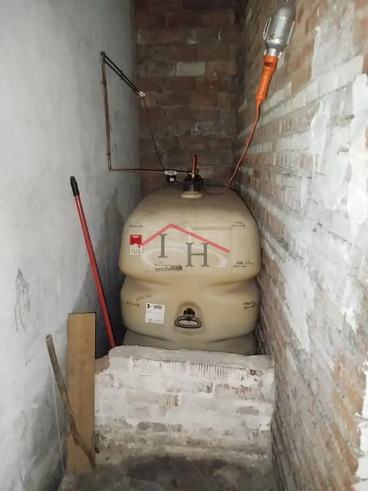 Casa o xalet en venda en León Capital  amb Calefacció, Terrassa i Balcó