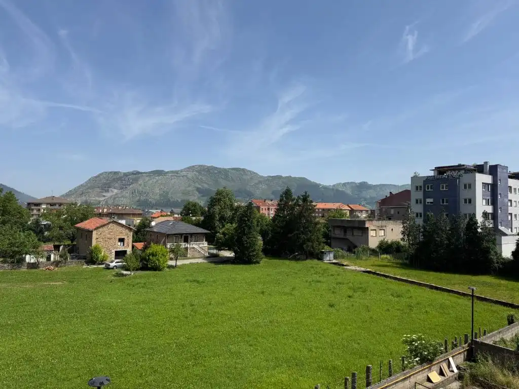 Wohnung zum Verkauf in Los Corrales de Buelna  mit Heizung, Parkett und Terrasse