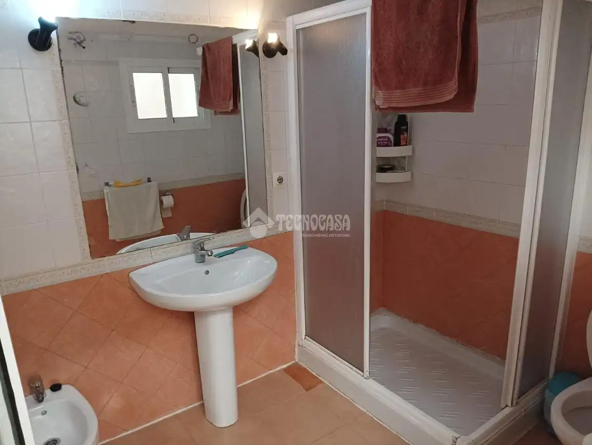 Bathroom of Detached homes for sale in Arahal  with Air Conditioner and Terrace