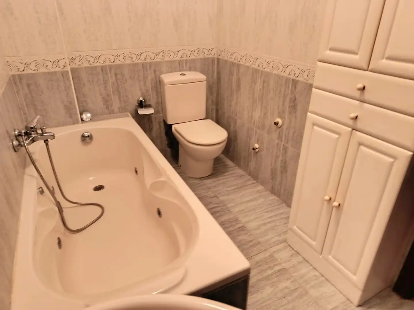 Baño de Piso de alquiler en Santander con Calefacción y Amueblado