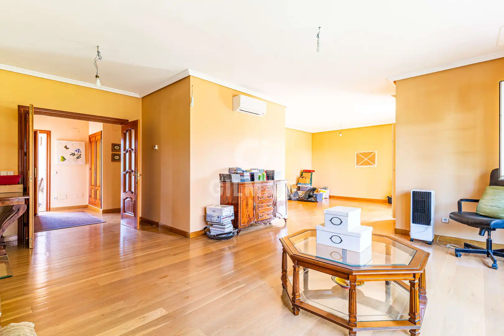 Sala de estar de Casa o chalet en venta en Villaviciosa de Odón con Calefacción, Jardín privado y Piscina