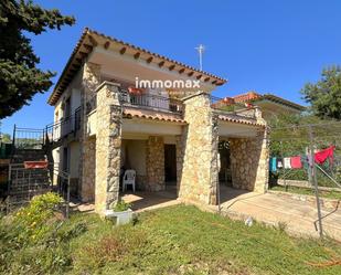 Exterior view of House or chalet for sale in Vilanova i la Geltrú  with Private garden and Storage room