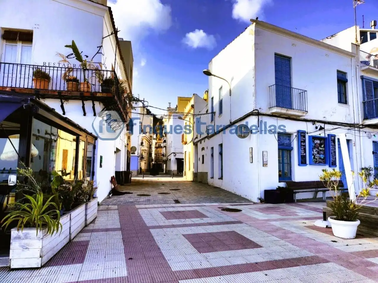 Vista exterior de Estudio en venta en Blanes con Terraza y Alarma
