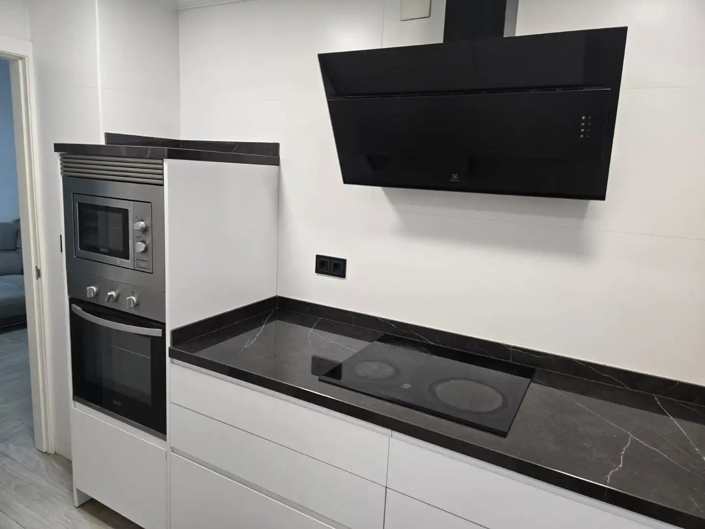 Kitchen of Flat for rent in Sevilla  with Air Conditioner, Terrace and Furnished