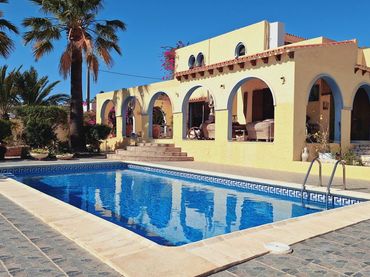 Xalet amb piscina en venda a Mojácar Playa - Las Ventanicas - La Paratá
