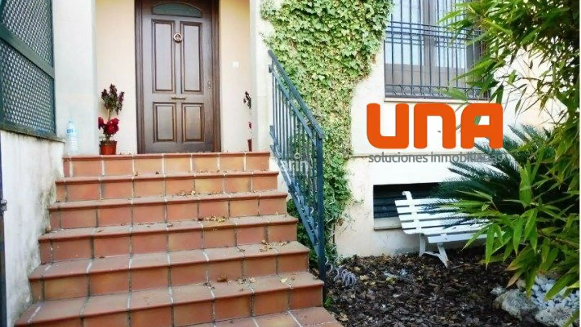 Single-family semi-detached for sale in Calle Alhelí, El Brillante -El Naranjo - El Tablero