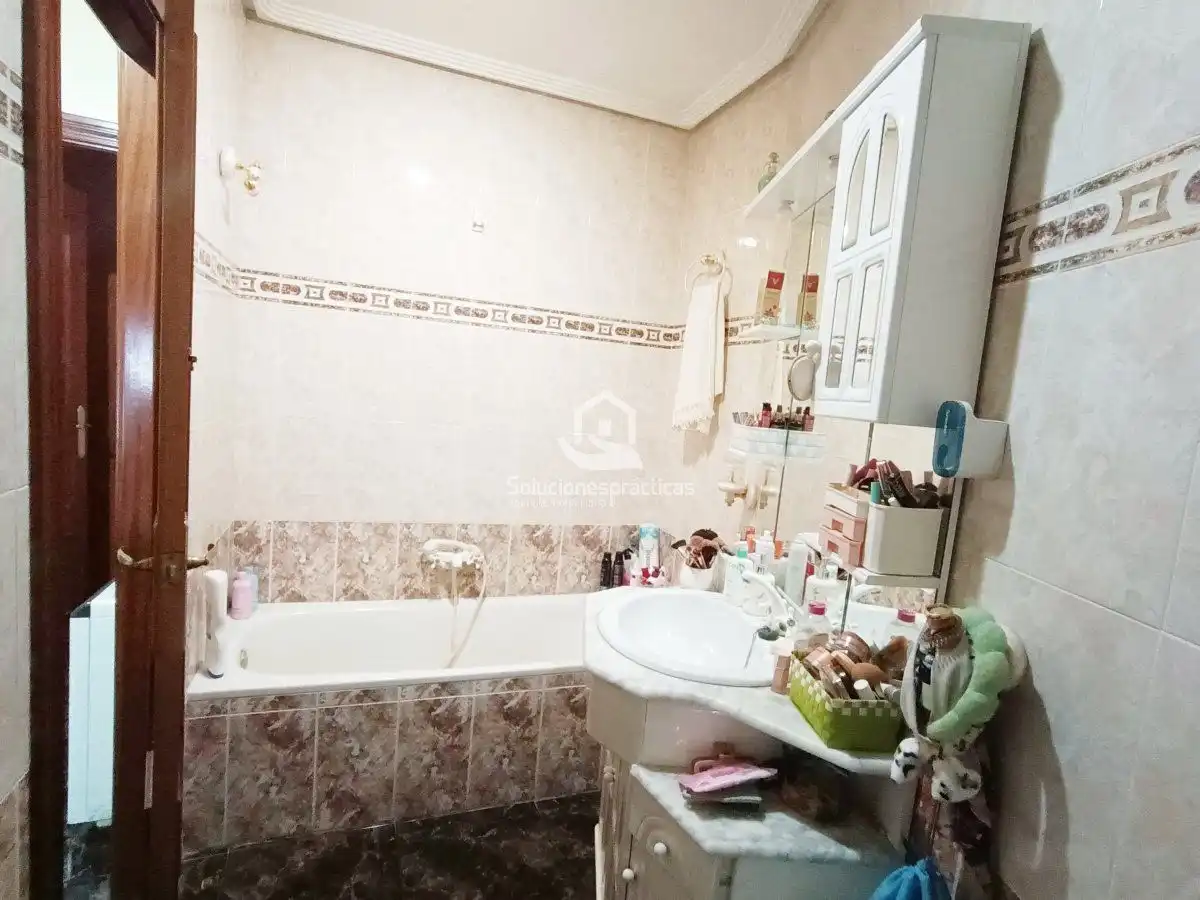 Bathroom of Houses for sale in Martos  with Air Conditioner and Terrace
