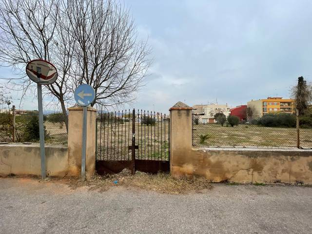 Terreno en Venta en Calle Algemesí, 26 en Ciutat del Transport - La Salera