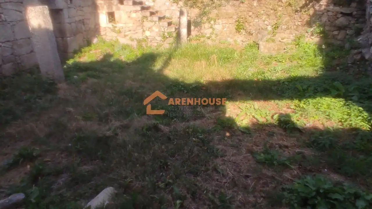 Casa o chalet en venta en A Bola  con Calefacción y Jardín privado