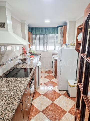 Piso en Alquiler en Calle Capulino Jáuregui en Parque Ayala - Jardín de la Abadía - Huelín