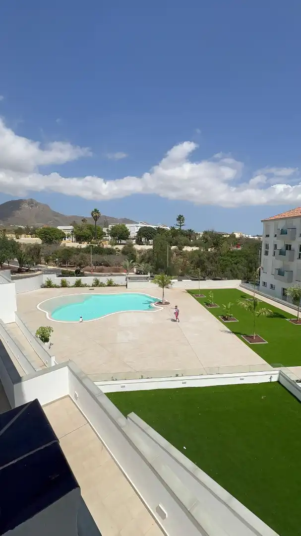 Piscina de Pis en venda en Arona amb Moblat, Forn i Rentadora