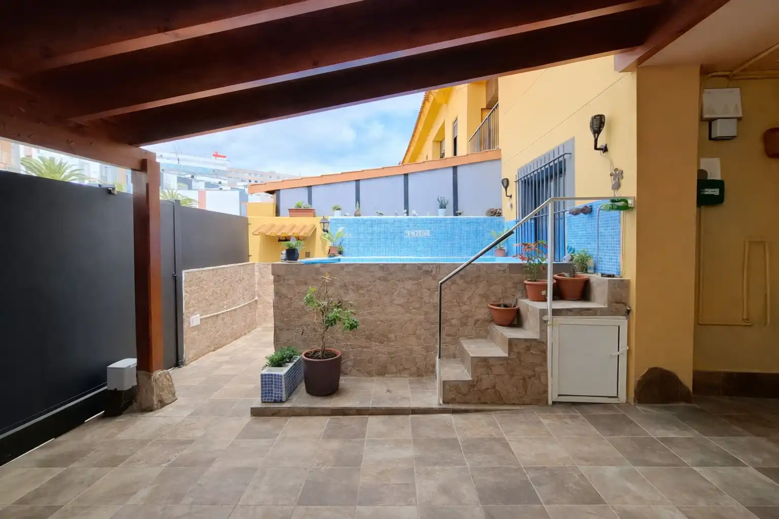 Detached homes for sale in Calle Timaba, Acorán