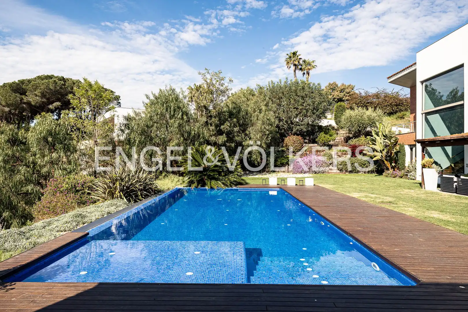 Swimming pool of Houses for rent in Sant Andreu de Llavaneres  with Air Conditioner, Heating and Private garden