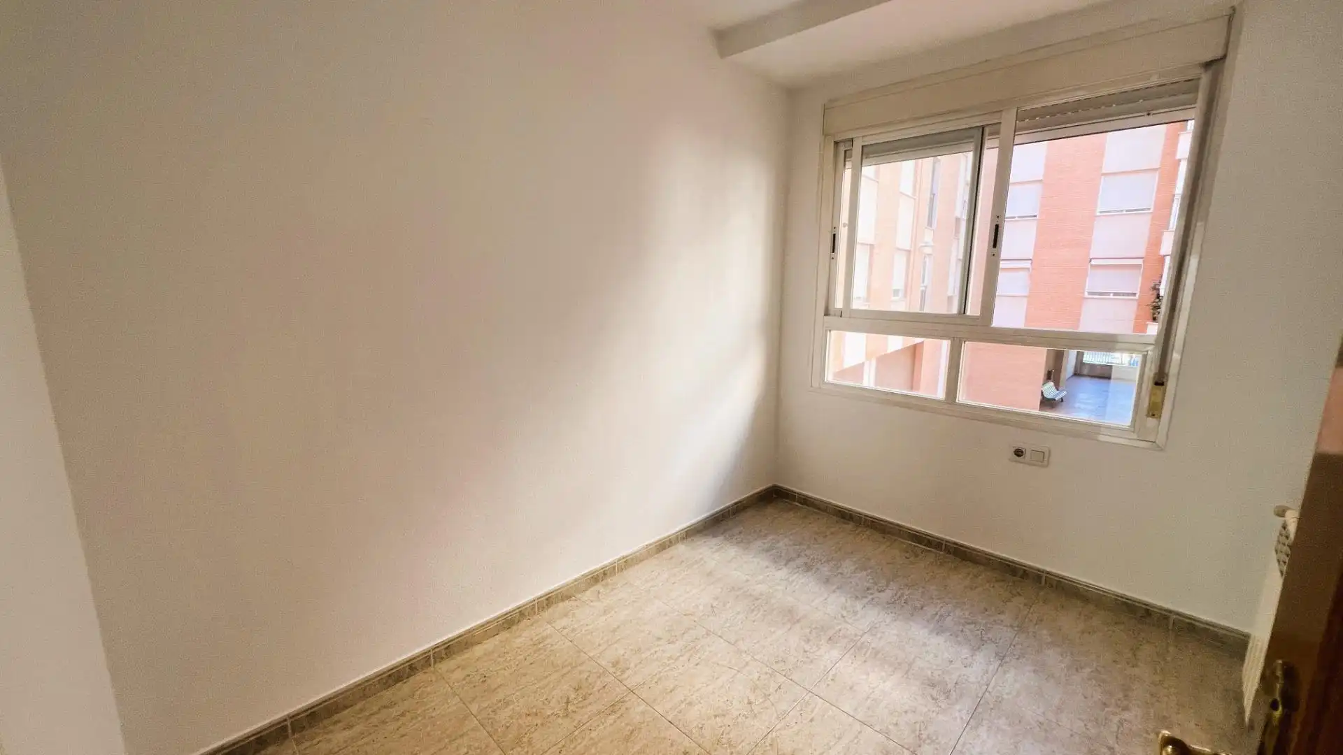 Piso con terraza en venta en Calle BERNAT ARTOLA 21, imagen 18