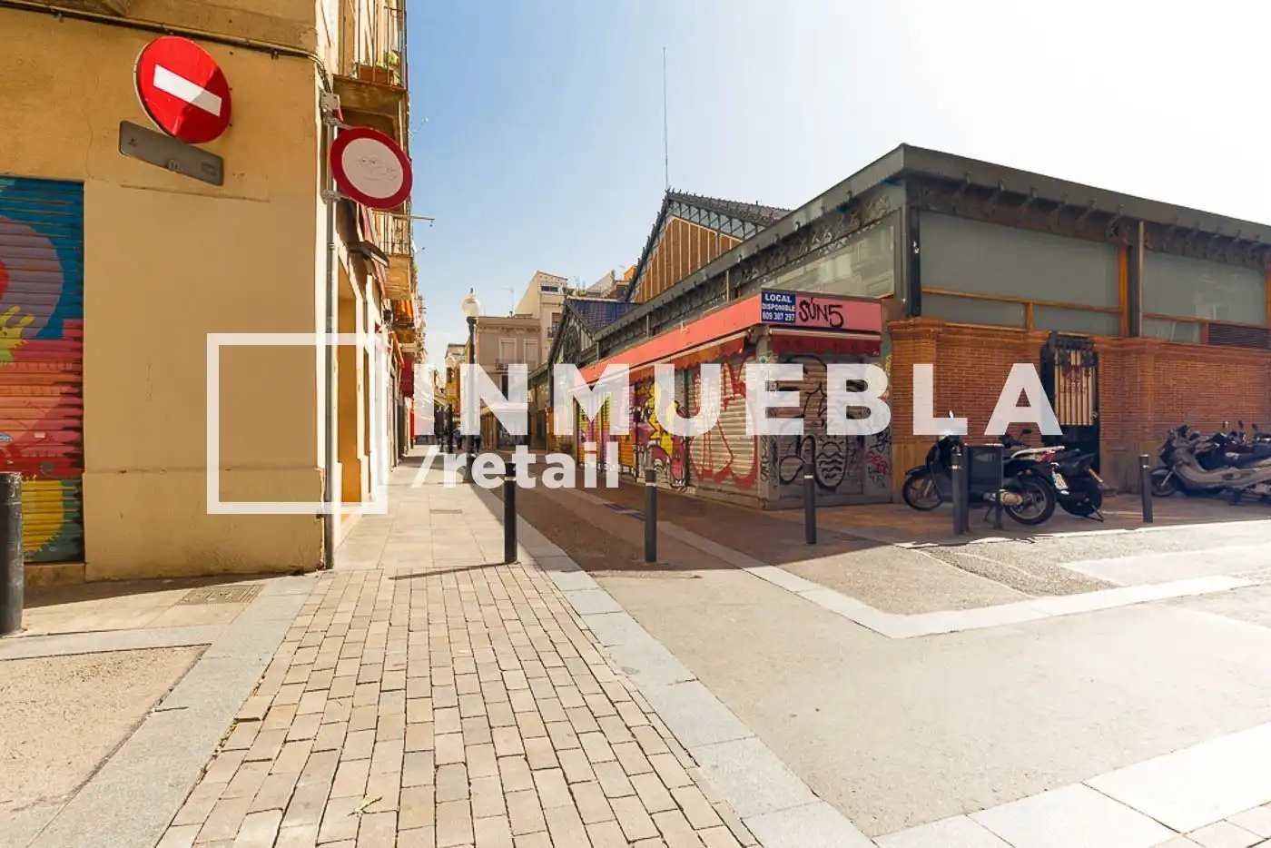 Vista exterior de Local de lloguer en Barcelona amb Aire condicionat i Alarma