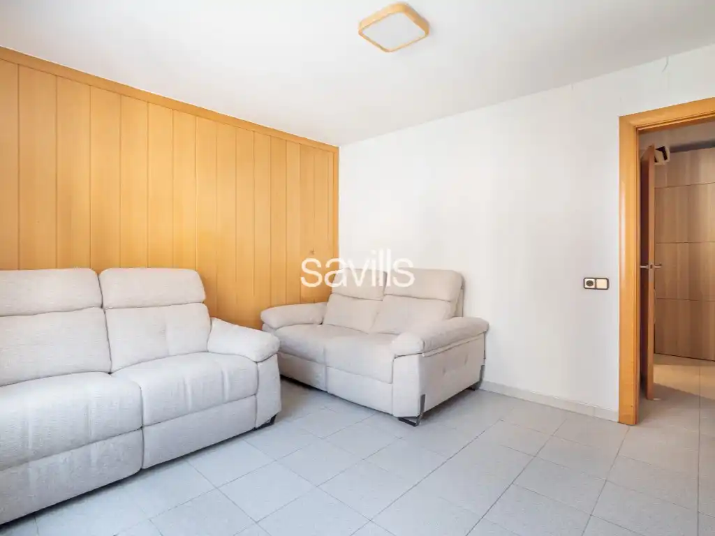 Sala d'estar de Apartament en venda en L'Hospitalet de Llobregat amb Aire condicionat