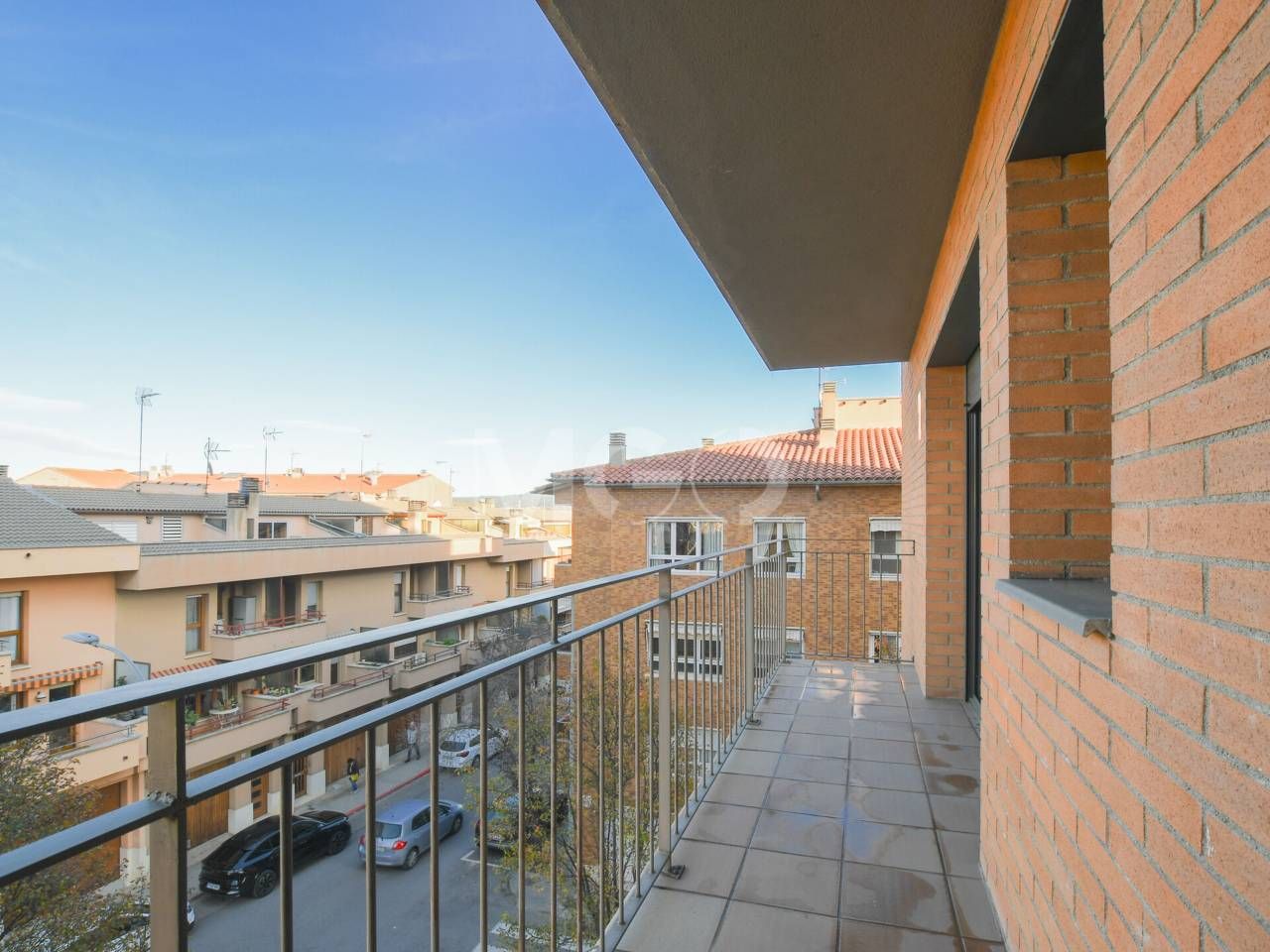 Vista exterior de Pis en venda en Vic amb Calefacció i Balcó