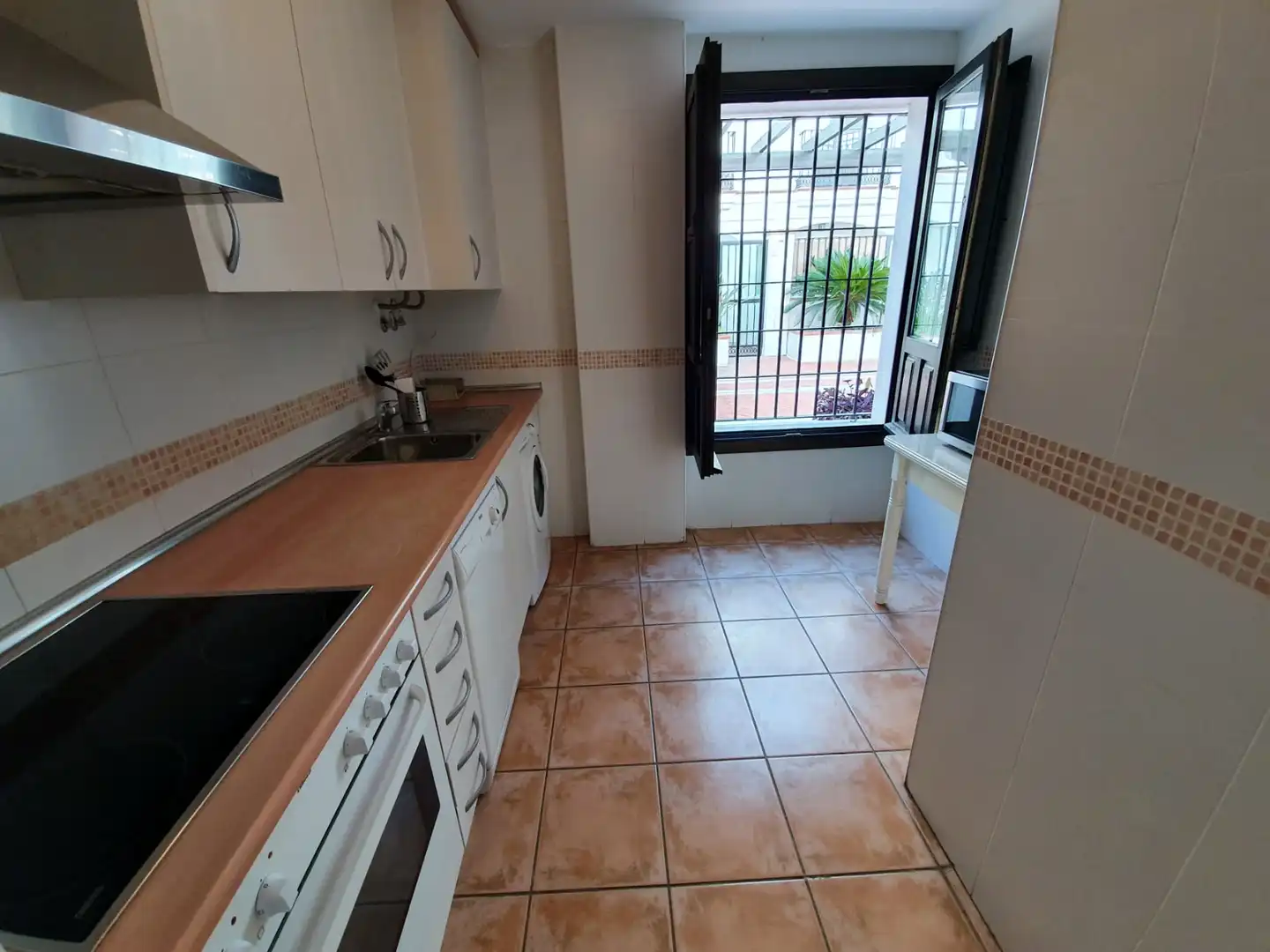 Cuina de Apartament en venda en Vélez de Benaudalla amb Aire condicionat, Calefacció i Terrassa