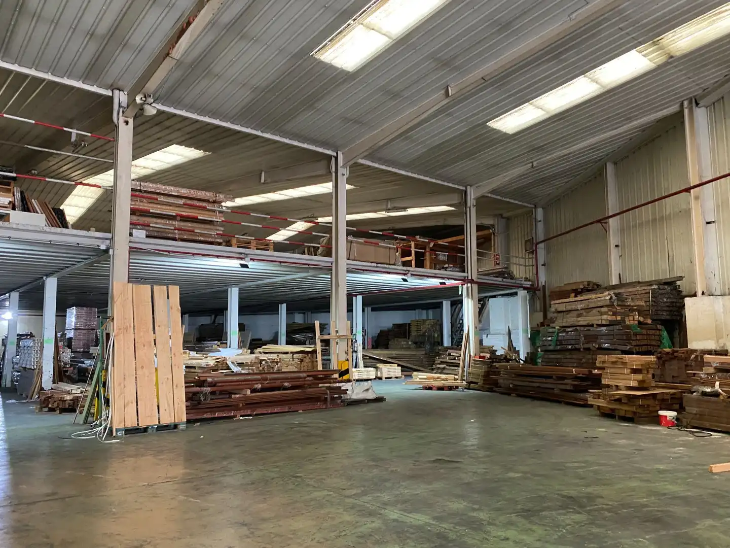 Industrial buildings for rent in Santander