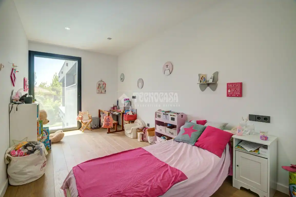 Dormitori de Casa o xalet en venda en Sant Cugat del Vallès amb Calefacció, Parquet i Terrassa