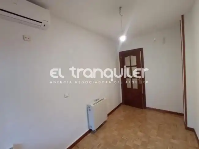 Bedroom of Flat for rent in Villaverde
