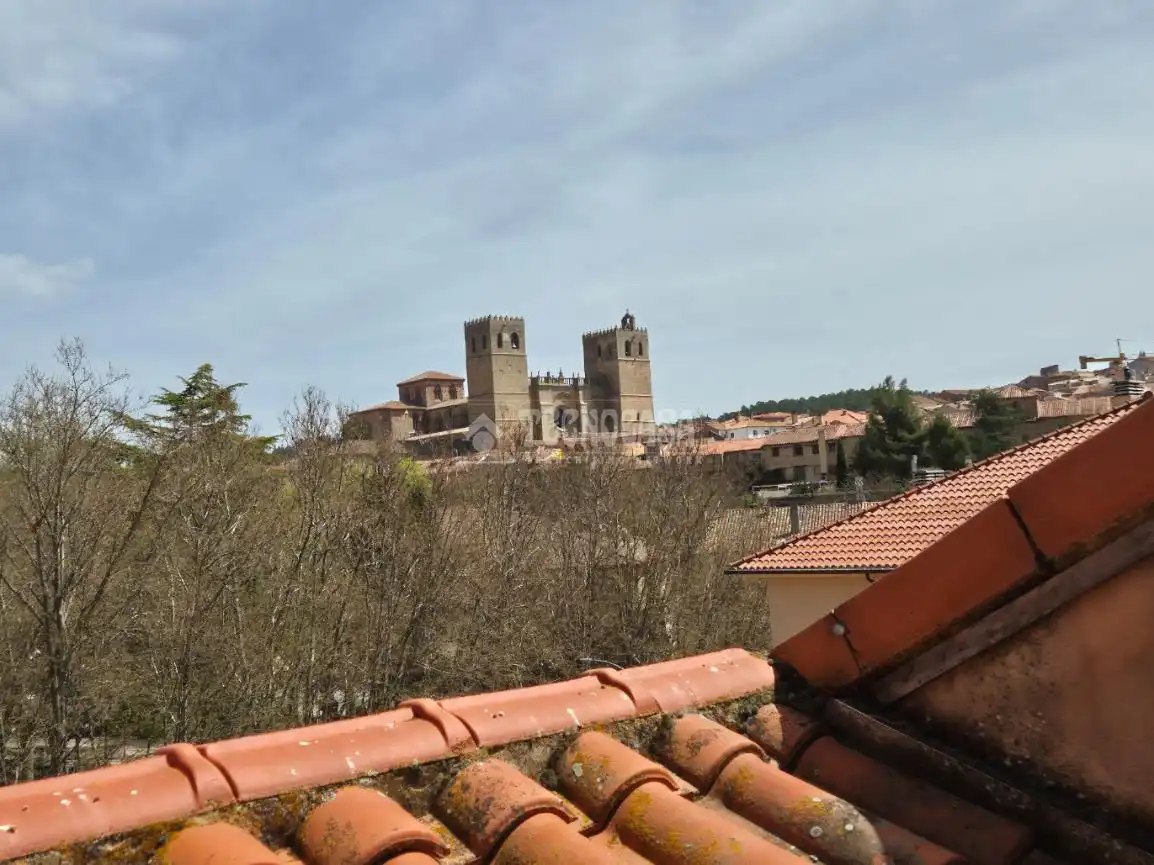 Vista exterior de Piso en venta en Sigüenza con Calefacción y Terraza