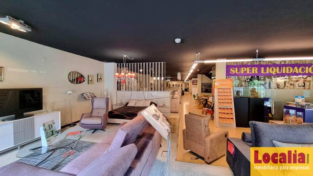 Nave industrial en Venta en El Castro, 23 en Alisal - San Román