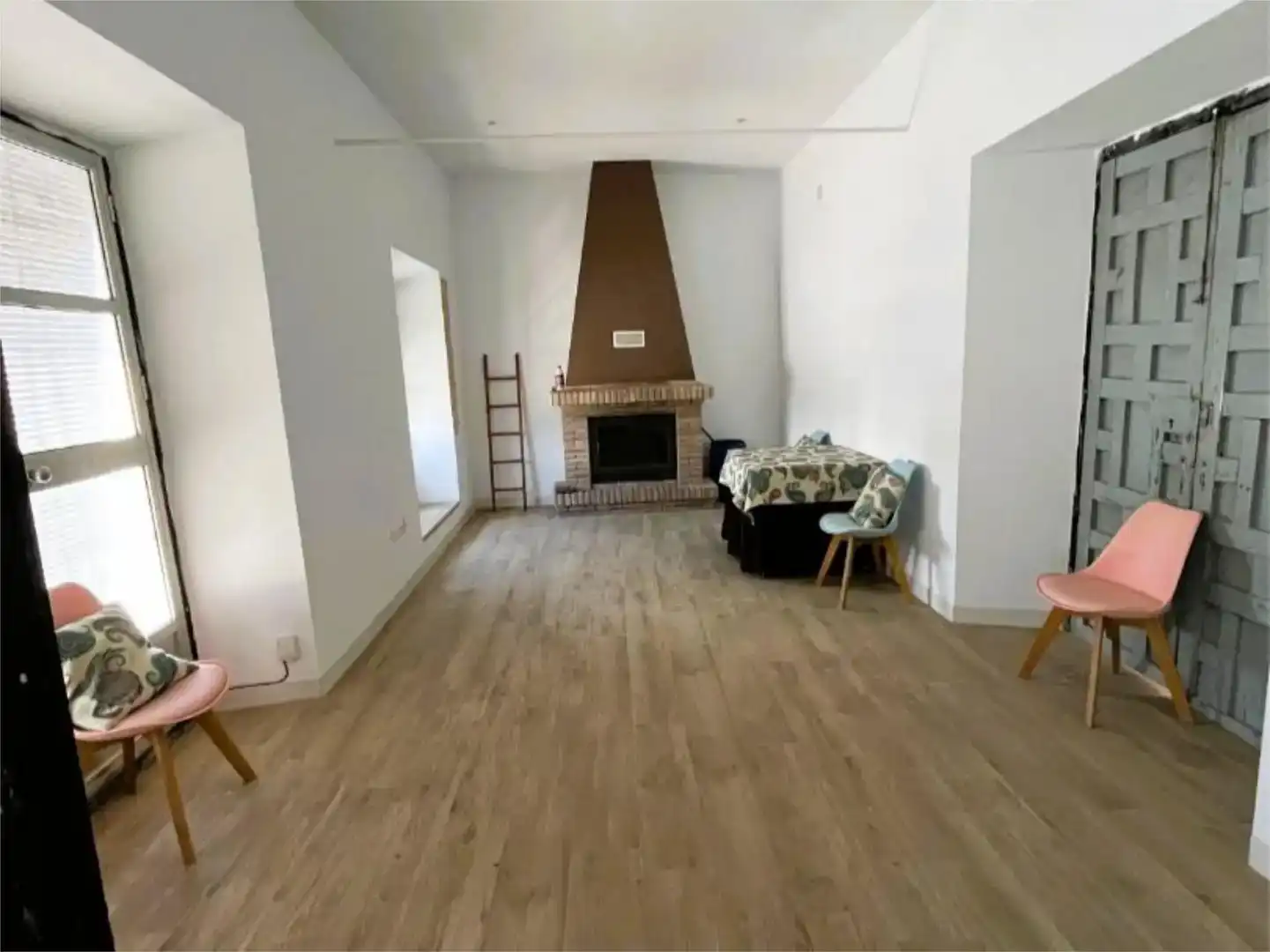Sala de estar de Casa adosada en venta en Écija con Aire acondicionado, Jardín privado y Trastero