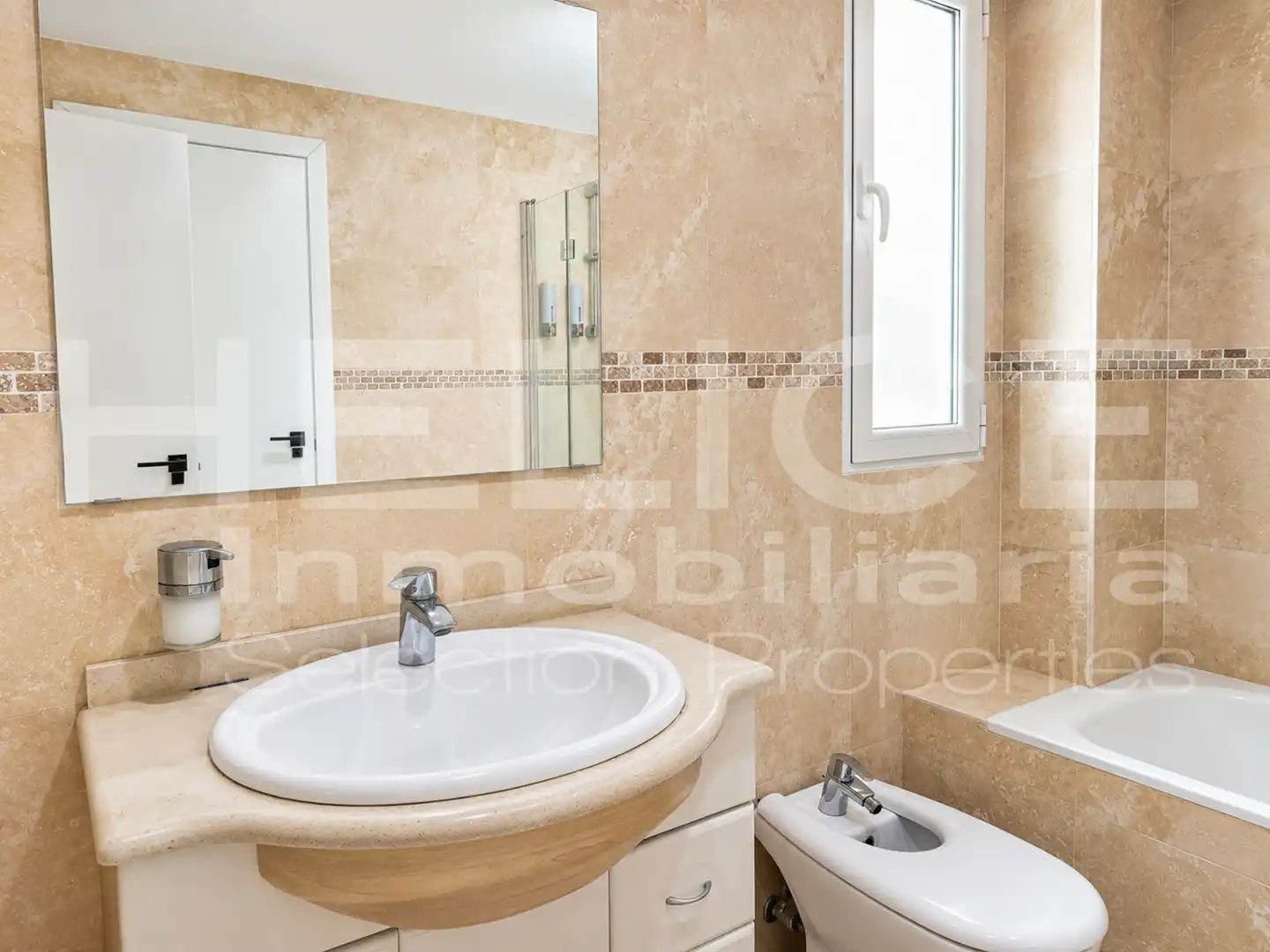 Houses for sale in Cumbres de Calicanto