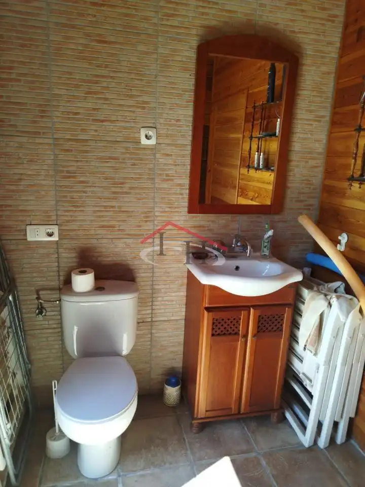 Baño de Casa o chalet en venta en Vegas del Condado con Calefacción, Jardín privado y Trastero