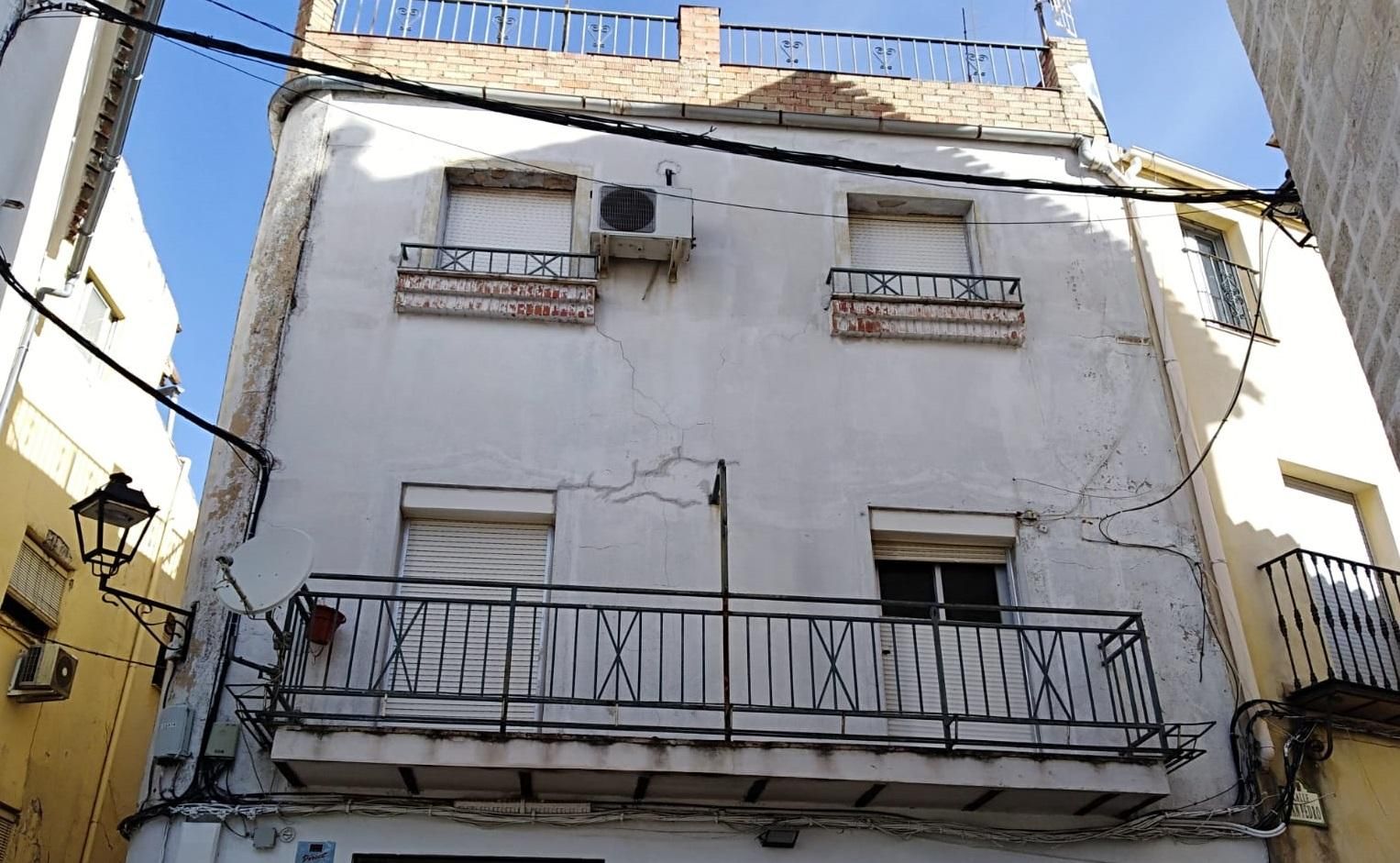 Vista exterior de Edifici en venda en Martos