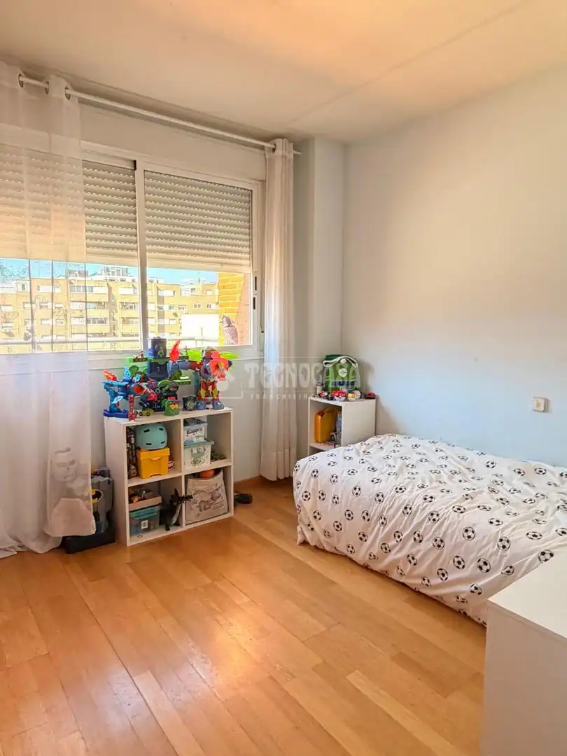 Habitación de Ático en venta en Valdemoro con Calefacción, Terraza y Trastero