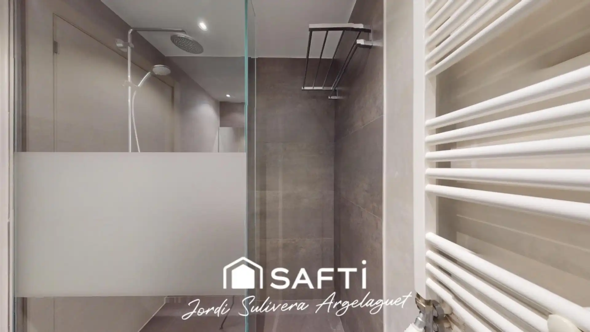 Baño de Piso en venta en Girona con Aire acondicionado, Calefacción y Terraza