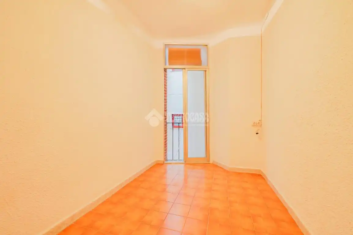 Schlafzimmer von Wohnung zum Verkauf in Barcelona mit Balkon