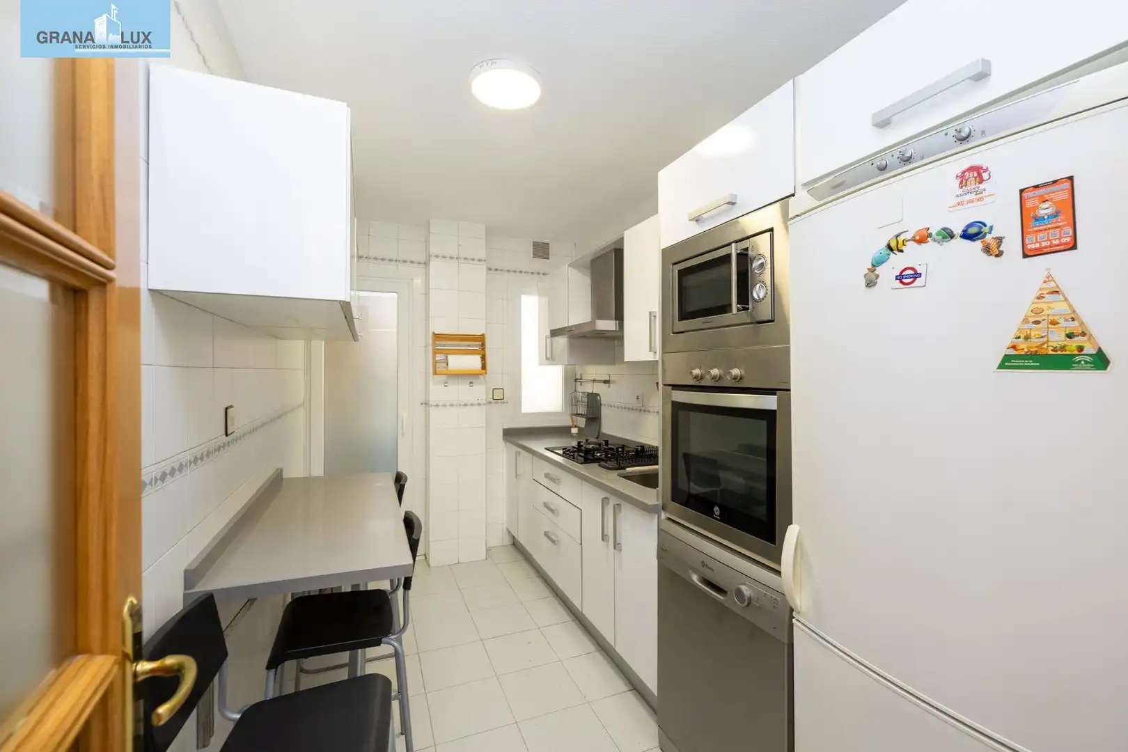 Cocina de Piso en venta en Granada con Calefacción