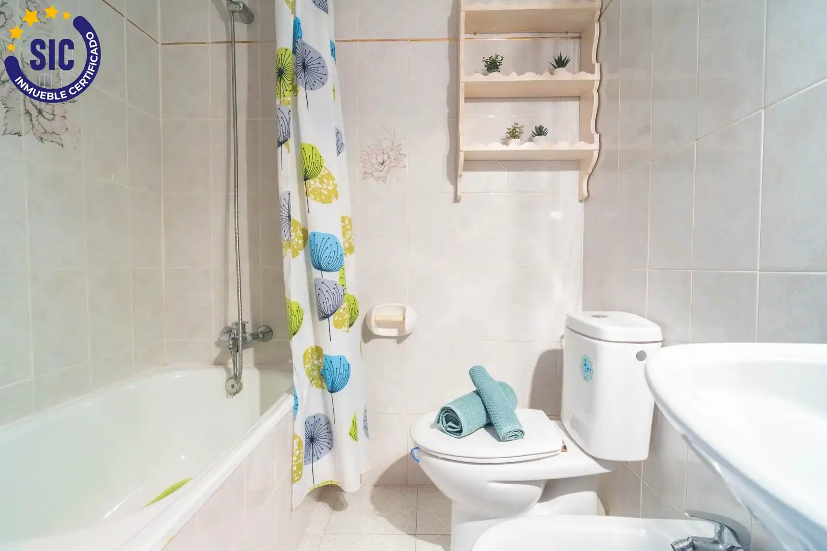 Bany de Apartament en venda en Oropesa del Mar / Orpesa amb Terrassa, Moblat i Piscina comunitària
