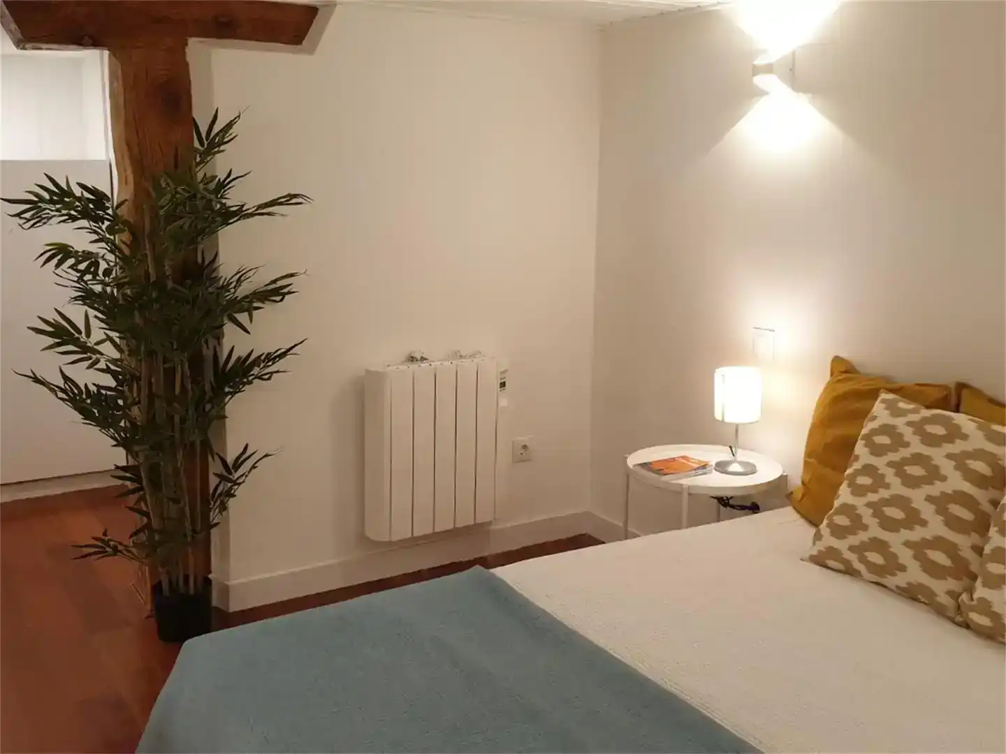 Schlafzimmer von Maisonette zum Verkauf in  Madrid Capital