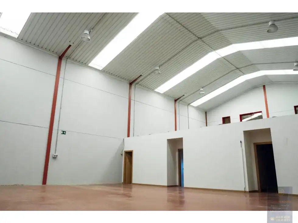 Fabrikhallen zum Verkauf in Santa Cruz del Retamar