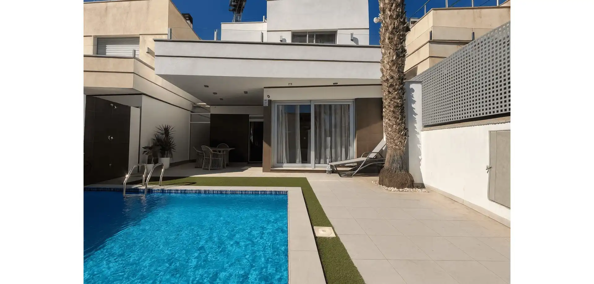 Piscina de Casa o xalet en venda en Orihuela amb Aire condicionat, Jardí privat i Terrassa