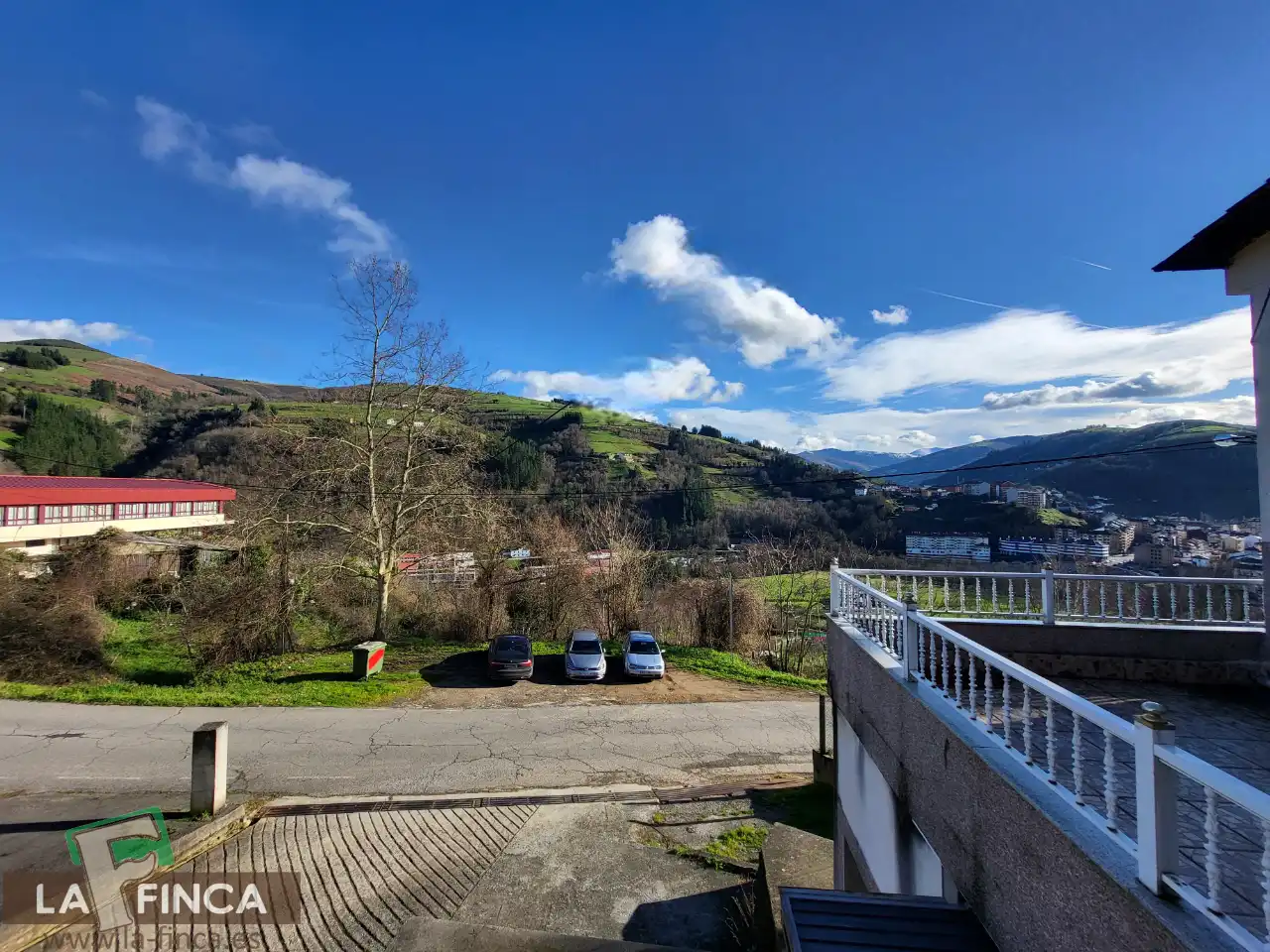 Vista exterior de Casa o chalet en venta en Cangas del Narcea con Calefacción, Terraza y Trastero