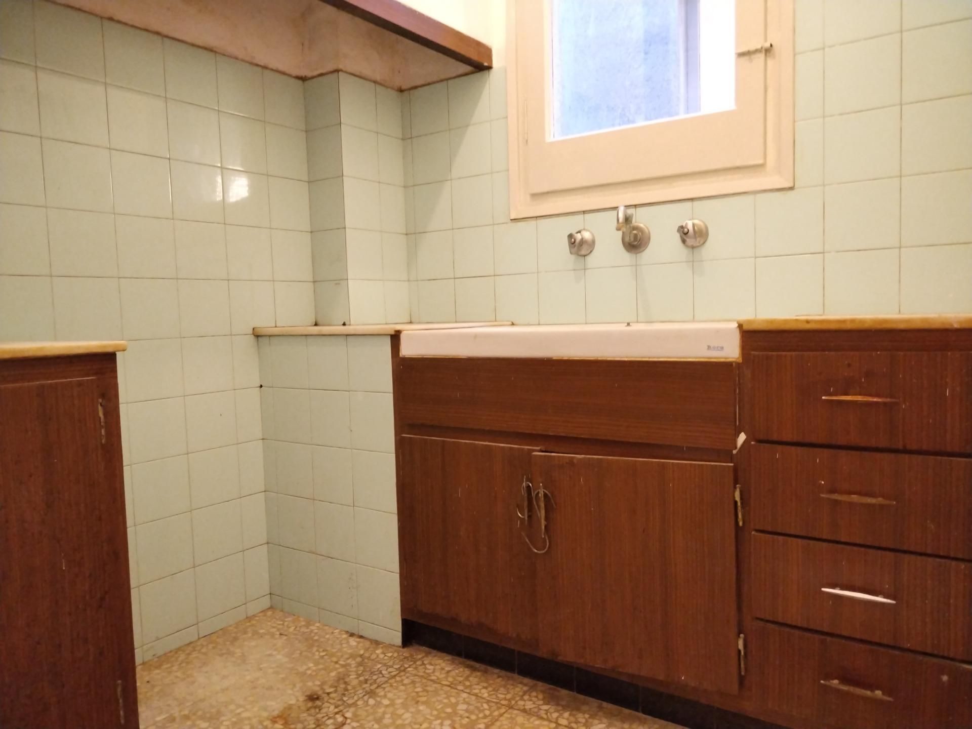 Kitchen of Flat for sale in Tortosa  with Storage room