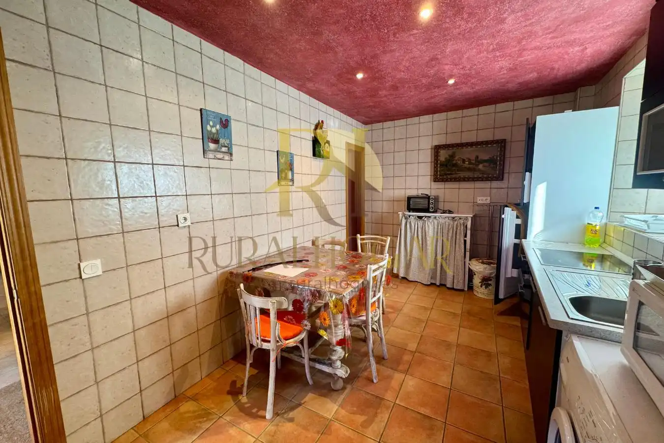 Detached homes for sale in Carretera Bayos, 1, Cabrillanes