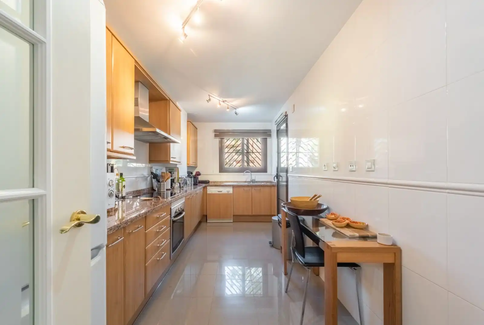 Cuina de Apartament en venda en Estepona amb Terrassa, Traster i Moblat
