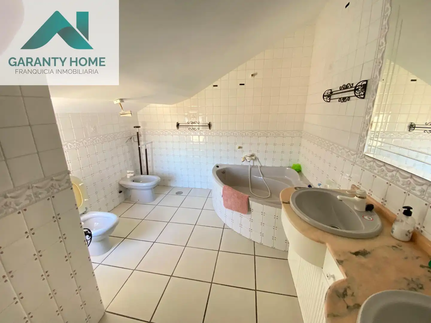 Baño de Casa o chalet en venta en Valdepeñas de Jaén con Aire acondicionado, Calefacción y Jardín privado