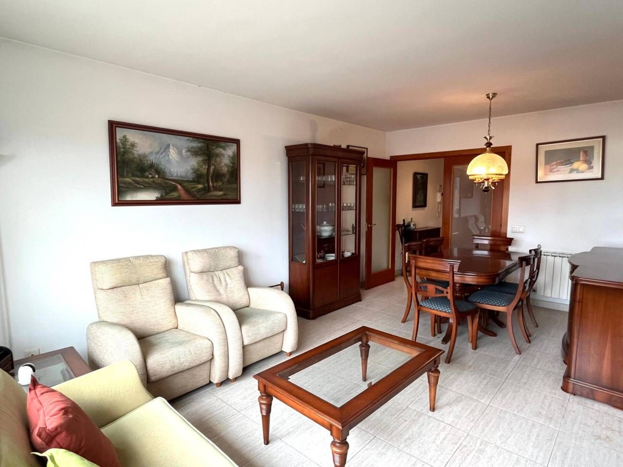 Living room of Flat for sale in Girona Capital  with Heating, Terrace and Furnished