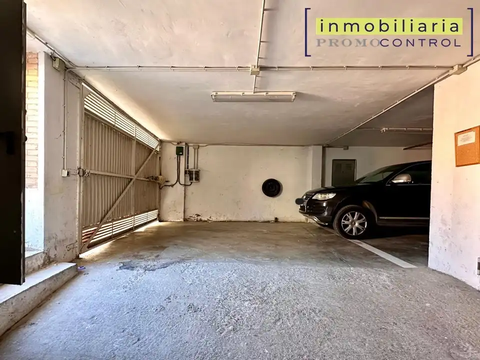 Parking de Casa o chalet en venta en Zuera con Aire acondicionado, Calefacción y Jardín privado