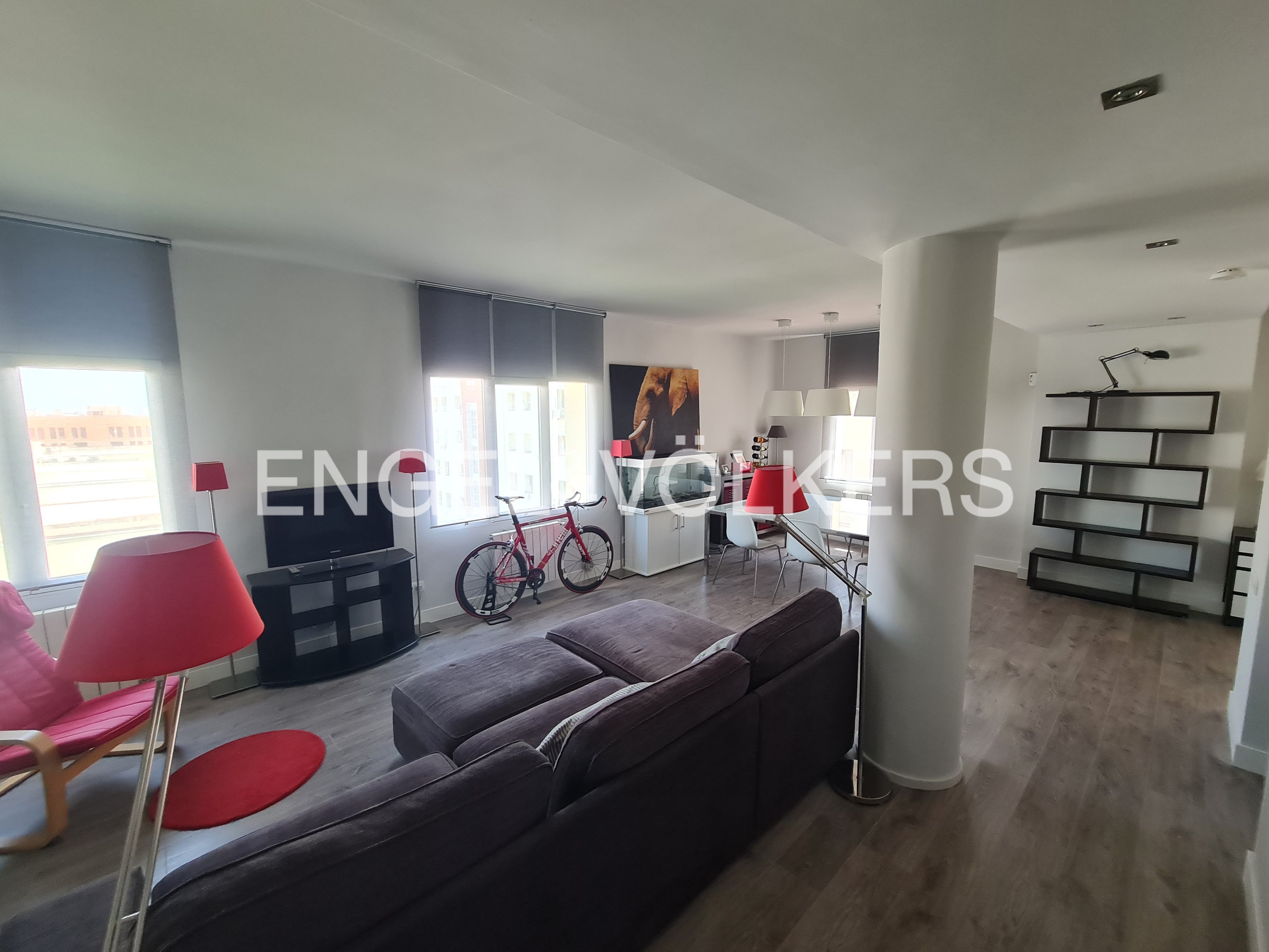 Living room of Flat for rent in  Madrid Capital  with Air Conditioner, Heating and Private garden