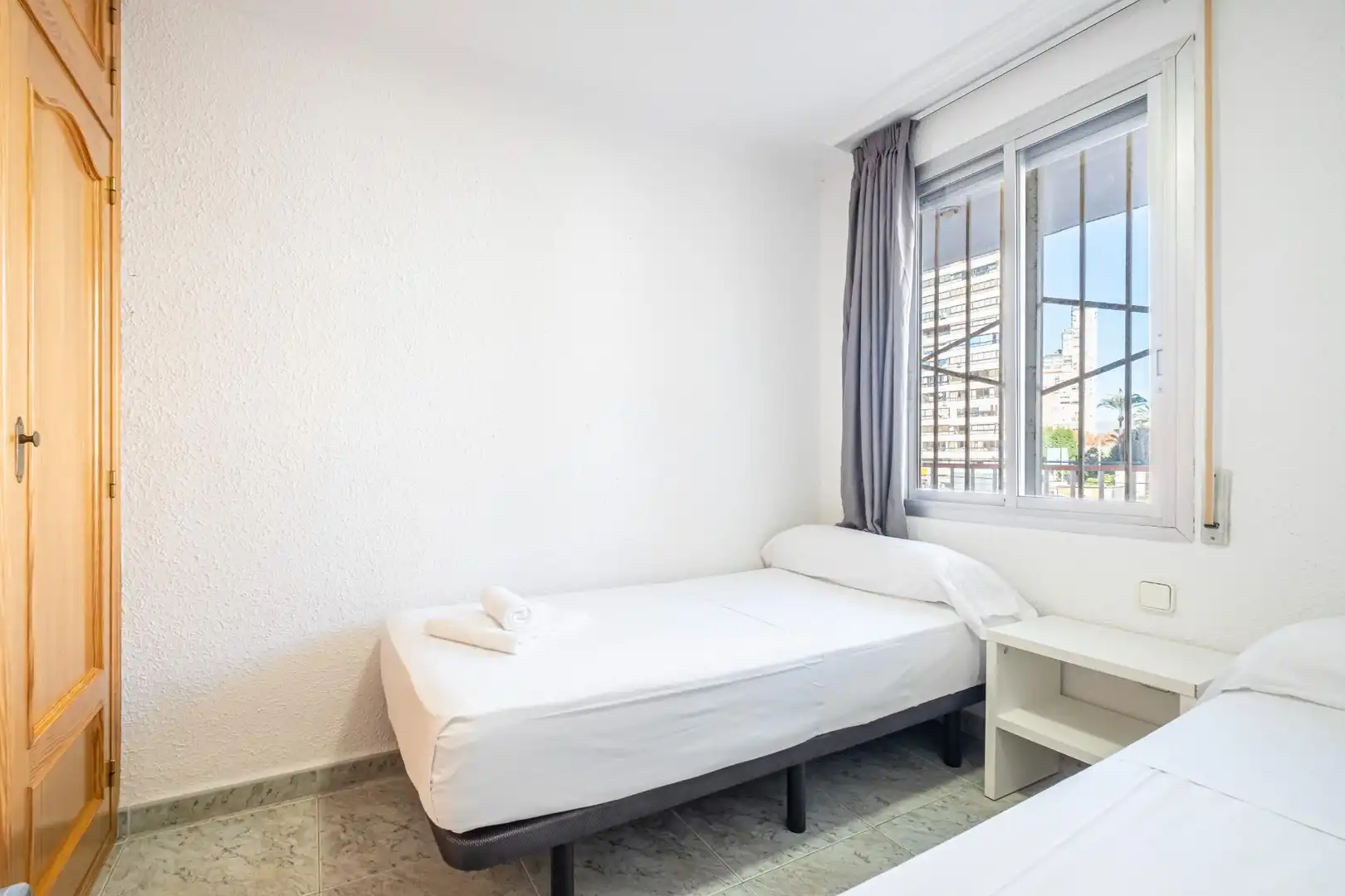 Habitación de Apartamento en venta en Benidorm con Aire acondicionado, Calefacción y Jardín privado