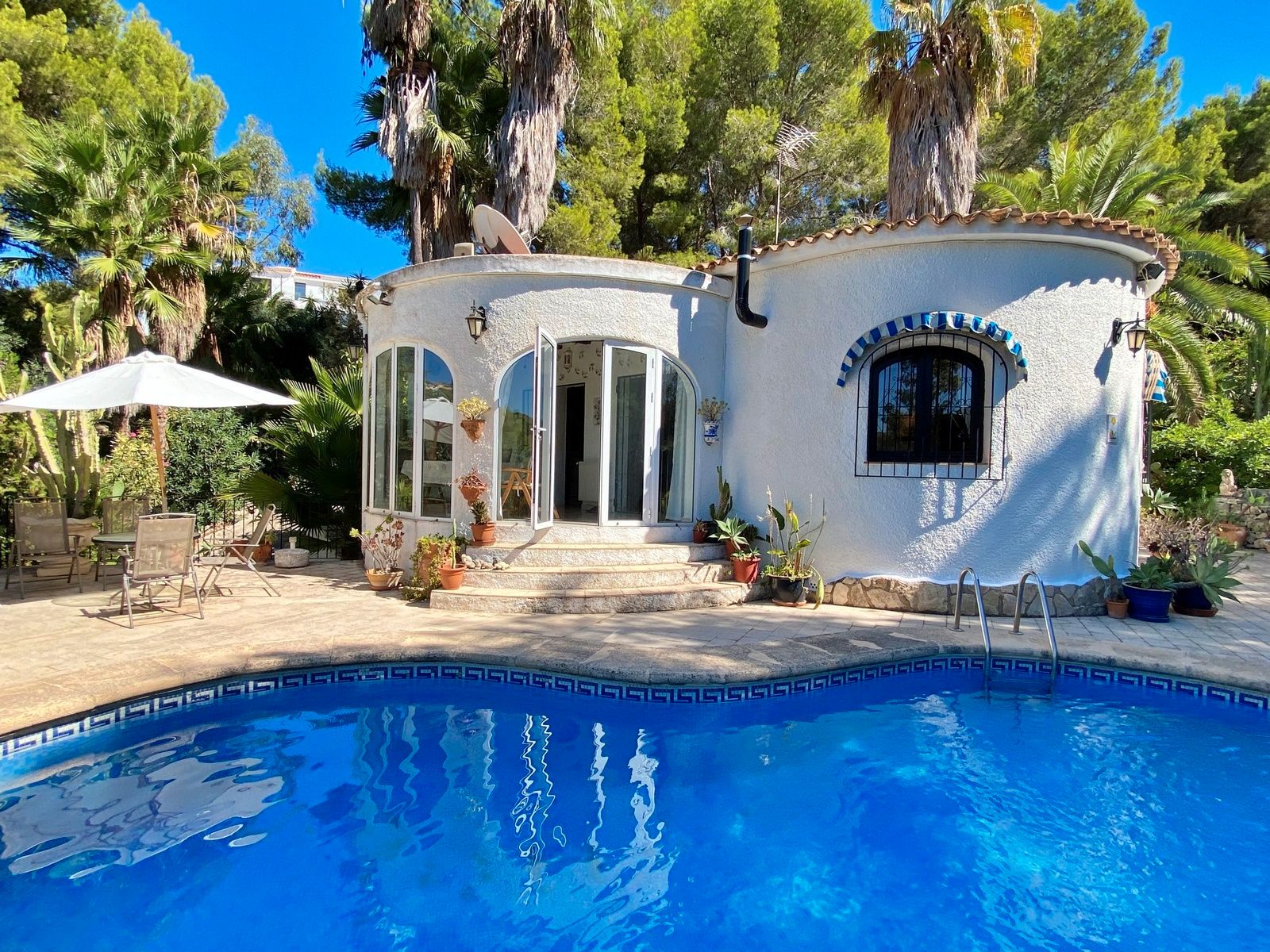Vista exterior de Casa o xalet en venda en Benissa amb Calefacció, Terrassa i Piscina