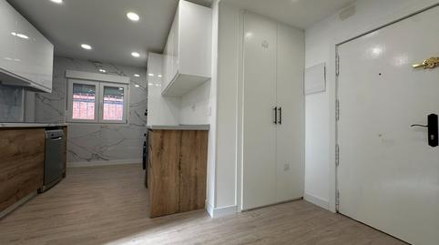 Foto 4 de Piso en venta en Calle Almonacid, Numancia, Madrid
